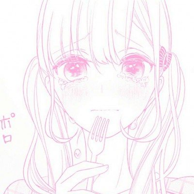 保姆将幼童关狗笼自己只顾玩手机